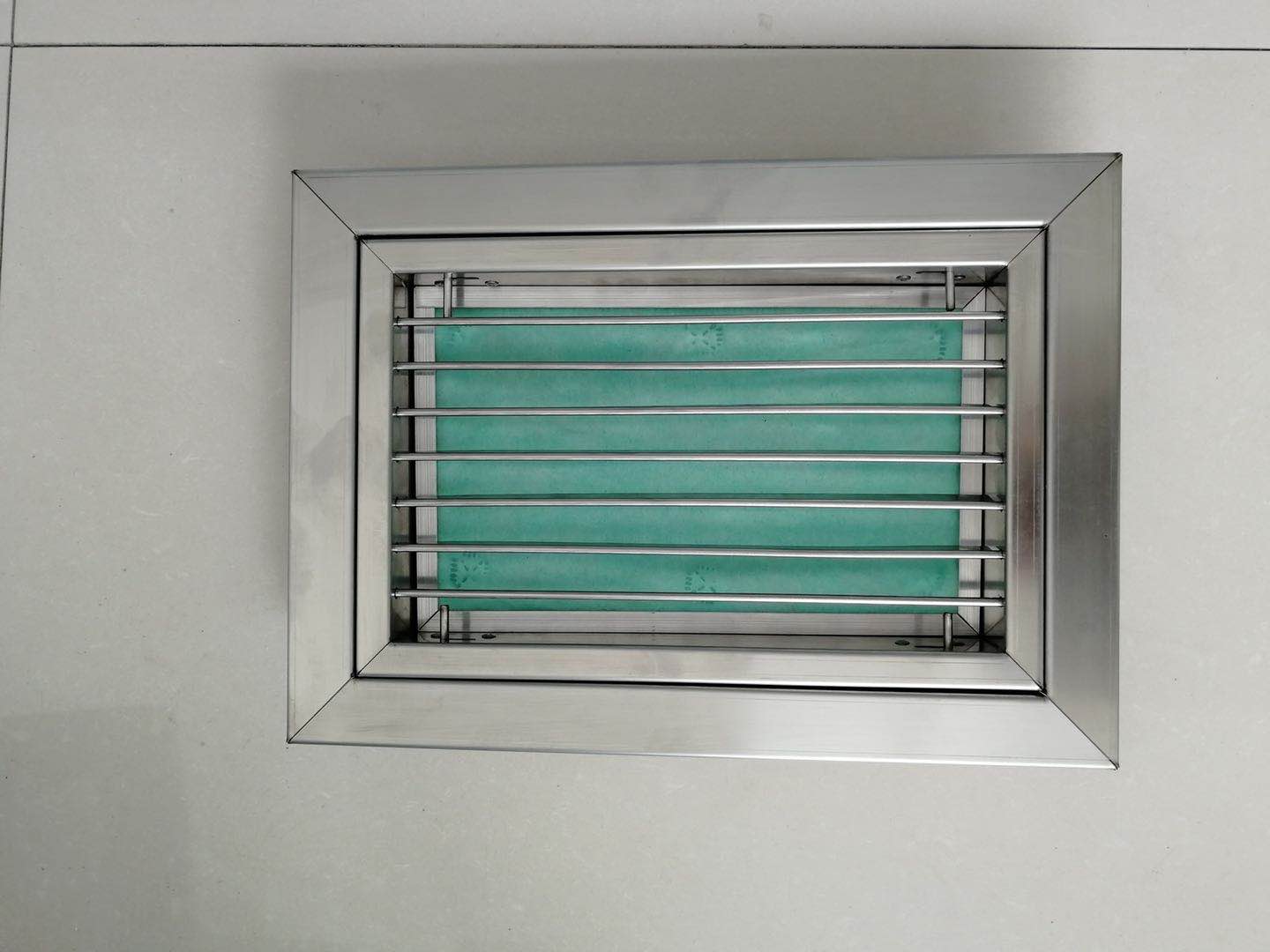 不鏽（xiù）鋼門鉸型風口帶過（guò）濾器